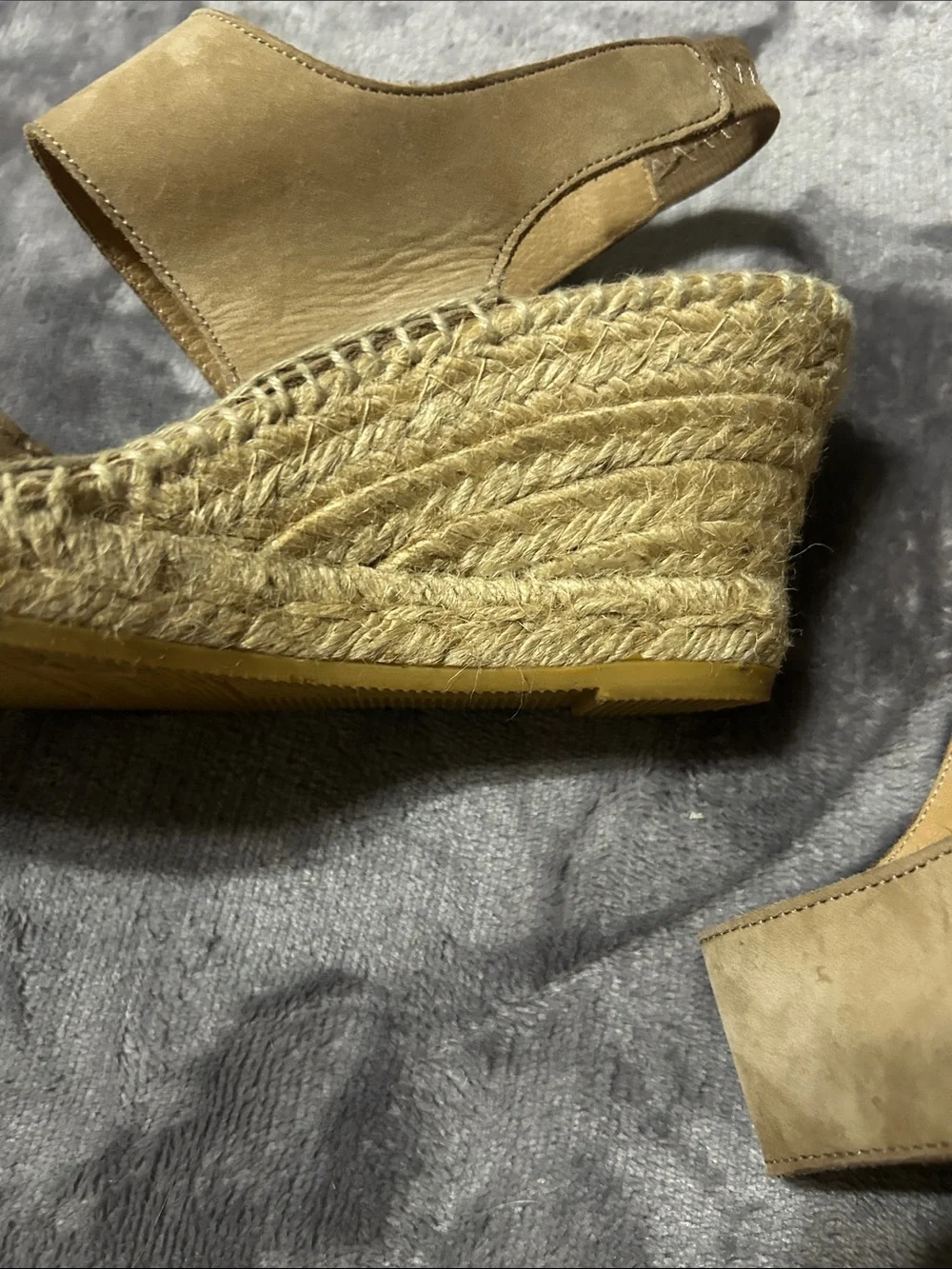 Worn Kanna Made In Spain Tan Suede Espadrille Wedge Sandals like new sz 37